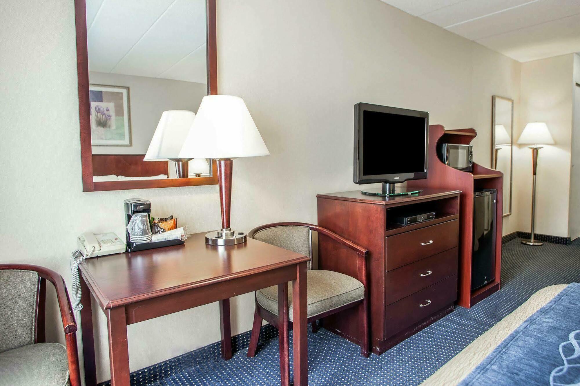 Quality Inn Near Princeton Lawrence Eksteriør billede